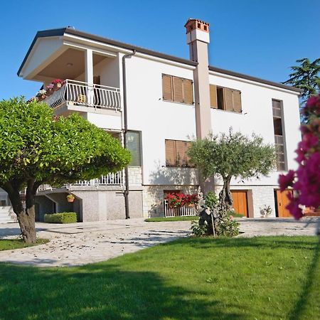 Apartments Vili أوماغ المظهر الخارجي الصورة