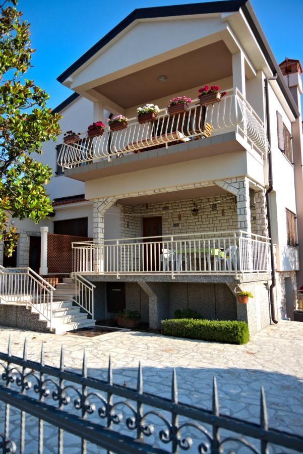 Apartments Vili أوماغ المظهر الخارجي الصورة